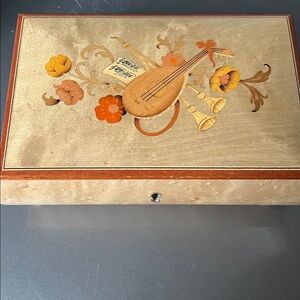 Vintage Reuge Wooden Music Box with Inlay Design